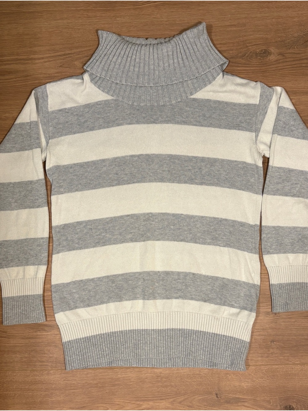 Banana Republic Striped Turtleneck Sweater in Cream and Light Gray
